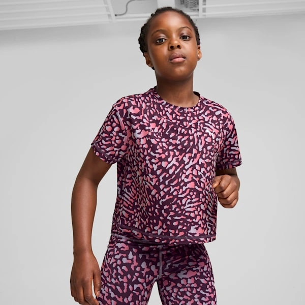 ¡PUMA: La camiseta corta favorita de los peques, lista para la aventura! ¡Trenes y estilo!