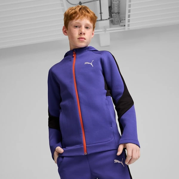 "Chándal PUMA EVOSTRIPE para Niños: Estilo y Comodidad para Aventuras sin Fin."